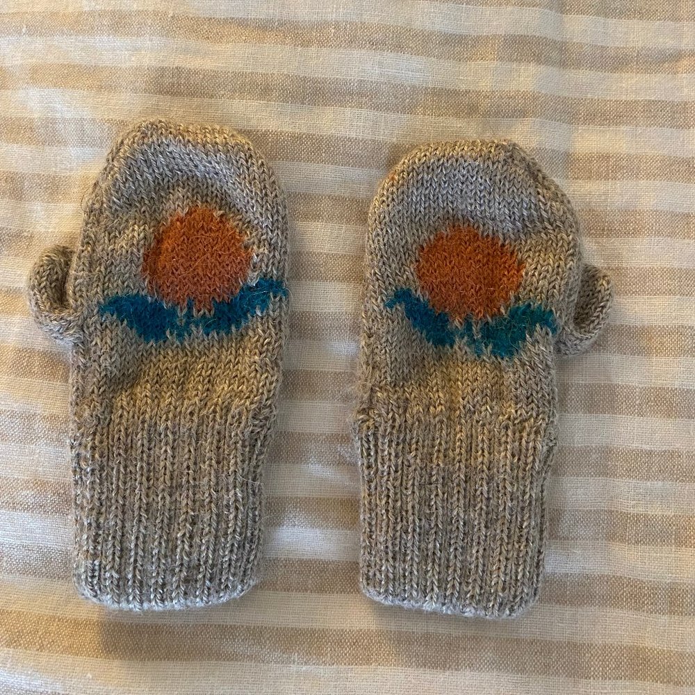 Oeuf NYC Mittens, size 18 months
